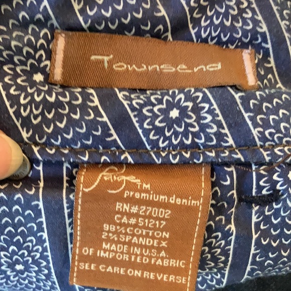 Paige Premium Denim Townsend Denim Short Size 32 - Picture 6 of 9